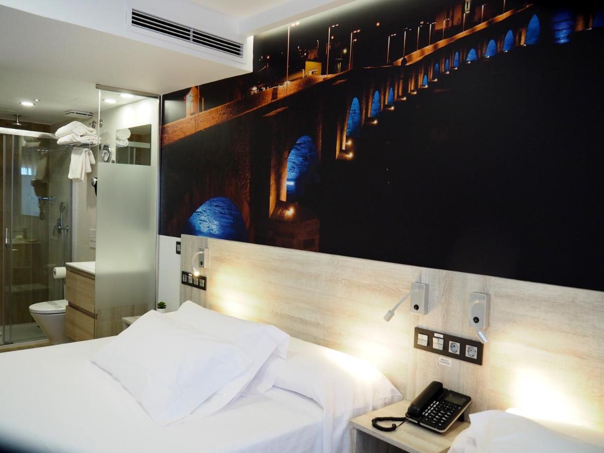 Hostal Don Suero De Quinones Hospital de Órbigo Dış mekan fotoğraf