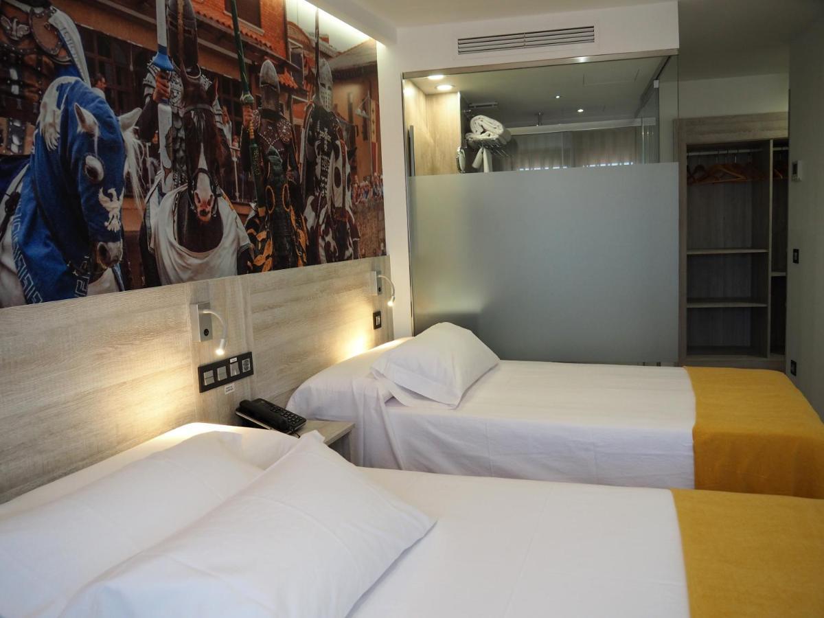 Hostal Don Suero De Quinones Hospital de Órbigo Dış mekan fotoğraf