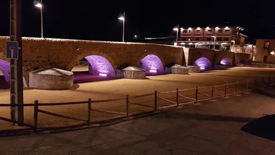 Hostal Don Suero De Quinones Hospital de Órbigo Dış mekan fotoğraf