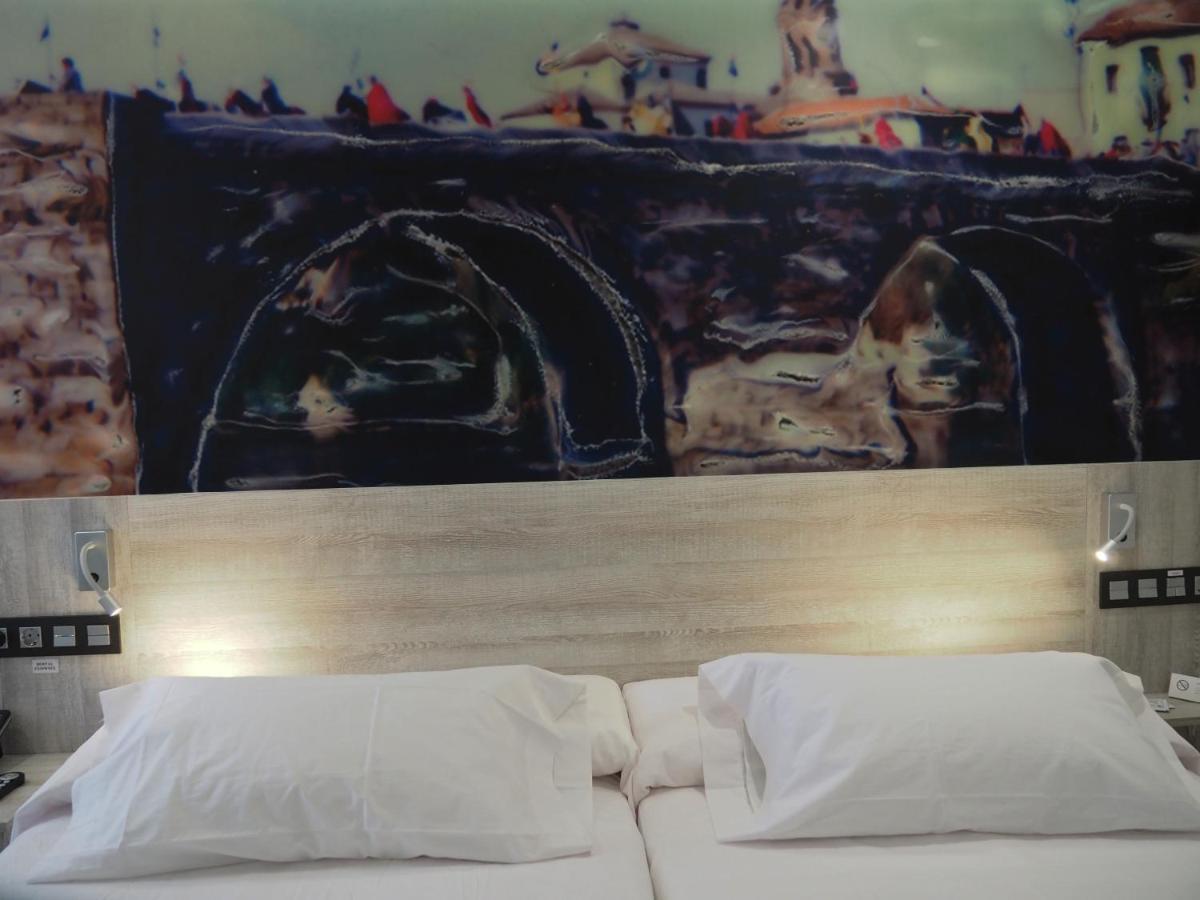 Hostal Don Suero De Quinones Hospital de Órbigo Dış mekan fotoğraf