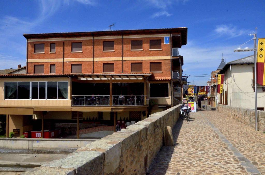 Hostal Don Suero De Quinones Hospital de Órbigo Dış mekan fotoğraf