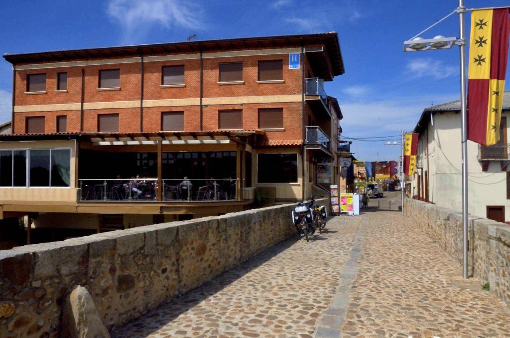 Hostal Don Suero De Quinones Hospital de Órbigo Dış mekan fotoğraf